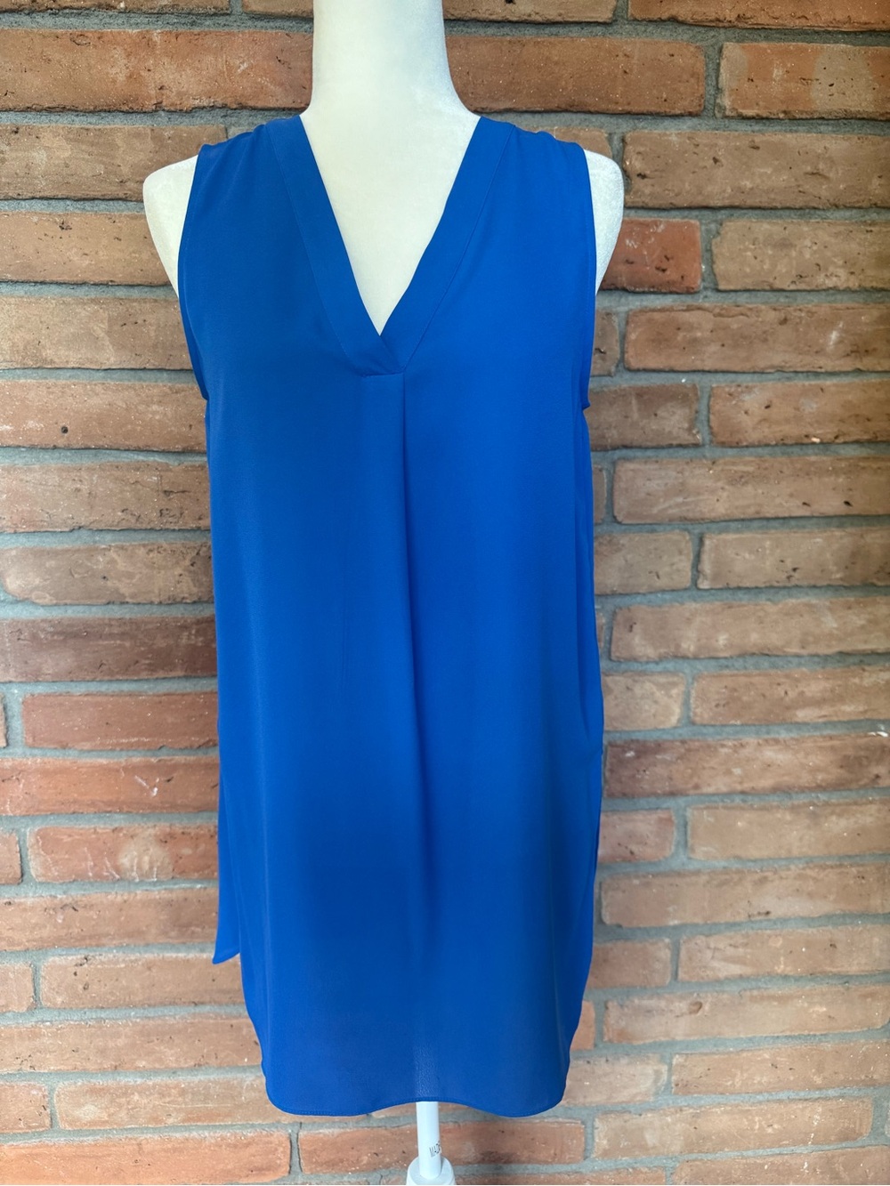 Sleeveless V-Neck Women's Top - Royal Blue